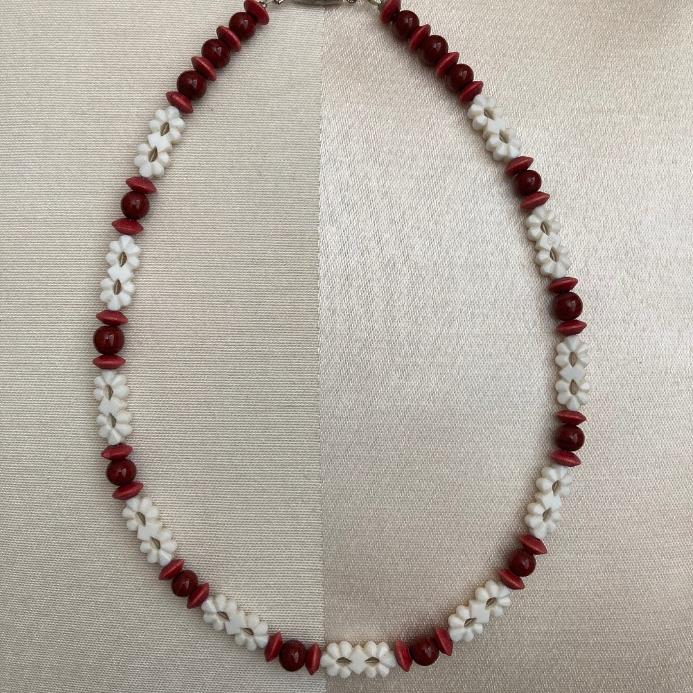 Dainty vintage necklace